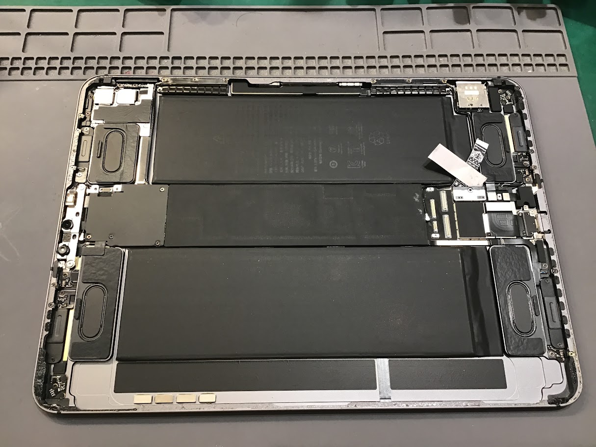 iPad Pro11の画面交換ならデータそのまま修理可能なスマホ修理工房セレオ甲府店へ！